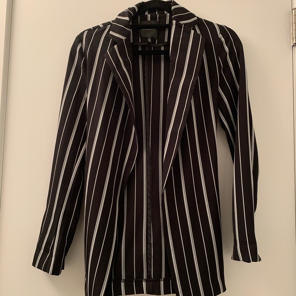 Dynamite Black and White Stripped Blazer